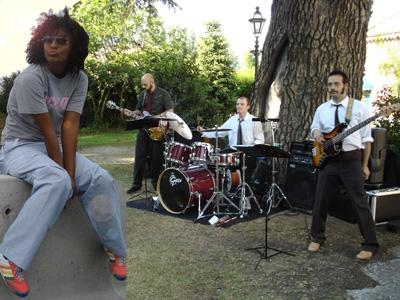 La Joe Busted Band é la Cover busted band. La Joe Busted Band é la Cover