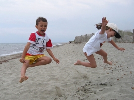 Giochi e balli, la spiaggia dei bambini