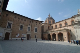 Facciata Verso Duomo Palazzo Ducale Urbino