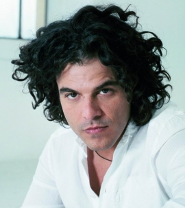 Francesco Renga presenta 'Orchestra e Voce' alla Feltrinelli di Bologna