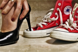 Prof vestito da donna in classe