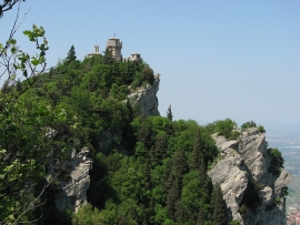 San Marino: Rocciatori bonificano il monte 