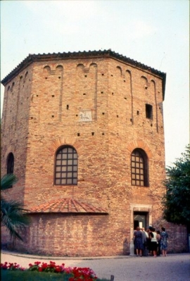 Battistero degli Ariani 