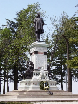 Monumento Raffaello Urbino