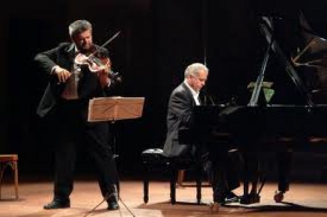 La viola romantica Teatro degli Atti Rimini La viola romantica Teatro degli Atti Rimini