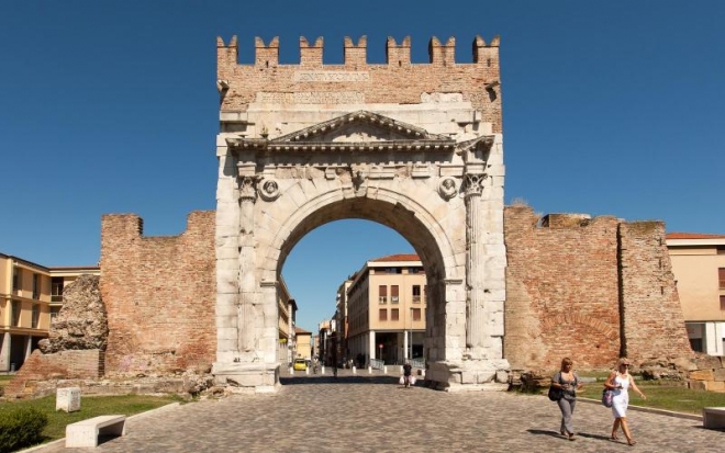 Arco d'Augusto