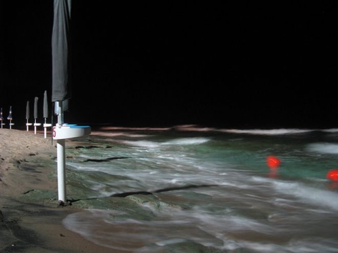 Apriamo i bagni a mezzanotte Apriamo i bagni a mezzanotte