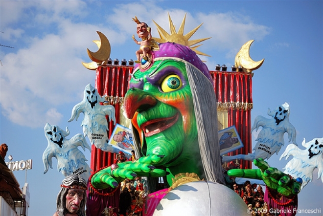 Carri di carnevale a San Giovanni Carri di carnevale a San Giovanni