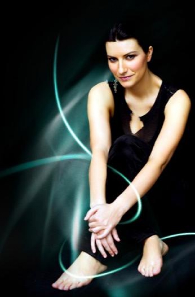 Anche Laura Pausini si esibirà live a Rimini, come Eros Ramazzotti e Gianna Nannini Anche Laura Pausini si esibirà live a Rimini, come Eros Ramazzotti e Gianna Nannini