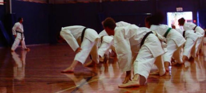 Giovani atlete di Riccione si allenano con i campioni di karate Giovani atlete di Riccione si allenano con i campioni di karate