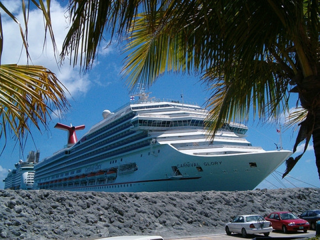 Nave Crocera Azamara Quest