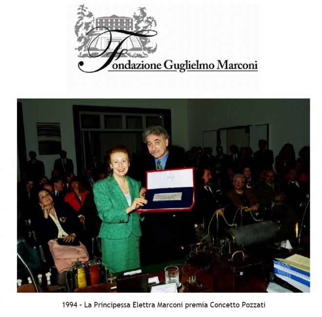 La Principessa Elettra Marcoji premia Concetto Pozzati nel 1994 La Principessa Elettra Marcoji premia Concetto Pozzati nel 1994