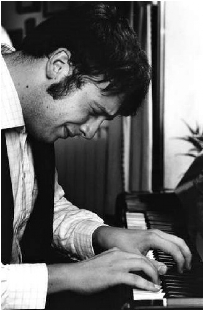 Raphael Gualazzi Teatro Novelli Raphael Gualazzi Teatro Novelli