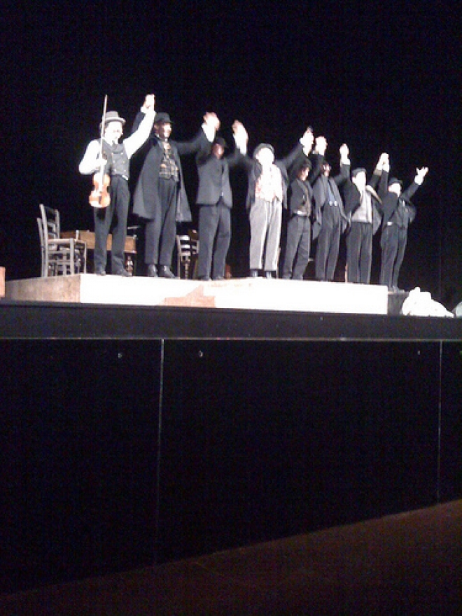 Stasera a Bologna lo spettacolo cult di Moni Ovadia, “Oylem Goylem“ Stasera a Bologna lo spettacolo cult di Moni Ovadia, “Oylem Goylem“