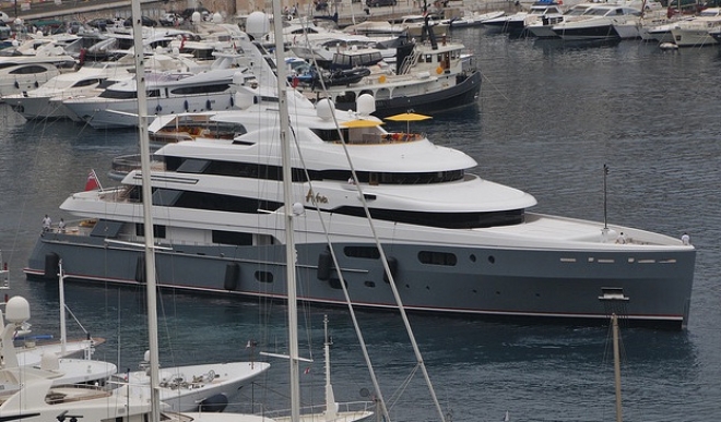 yacht marina berlusconi