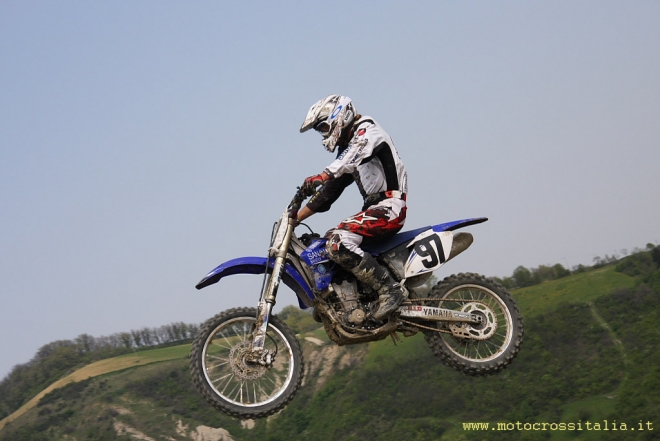 Yuri Ceci in sella alla sua Yamaha Mx1 Yuri Ceci in sella alla sua Yamaha Mx1
