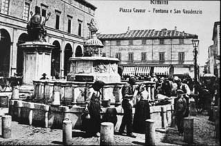 La citta di Rimini: Piazza Cavour 